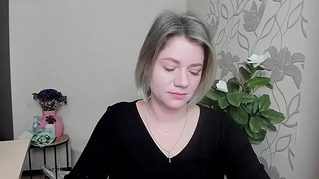 Snapshot of MariaSttone chatting on March 2025 08:32:02 AM MariaSttone online show from March 2025 08:32:02 AM