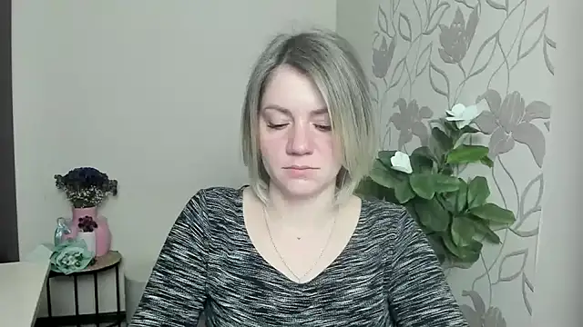 Snapshot of MariaSttone chatting on March 2025 06:04:02 PM MariaSttone online show from March 2025 06:04:02 PM