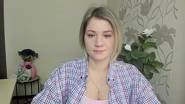 Snapshot of MariaSttone chatting on March 2025 10:11:02 AM MariaSttone online show from March 2025 10:11:02 AM