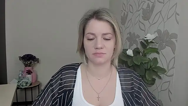 Snapshot of MariaSttone chatting on March 2025 11:12:02 AM MariaSttone online show from March 2025 11:12:02 AM