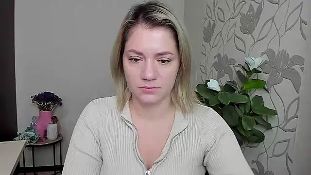 Snapshot of MariaSttone chatting on October 2025 09:20:01 AM MariaSttone online show from October 2025 09:20:01 AM