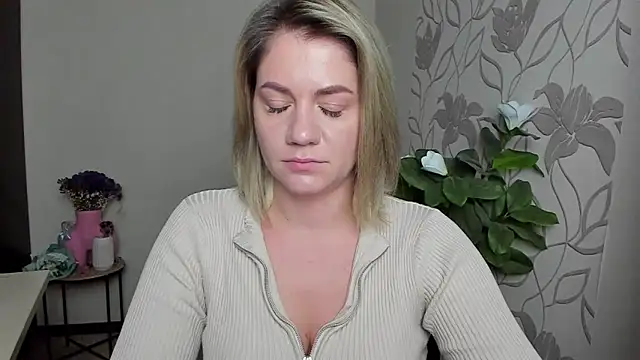 Snapshot of MariaSttone chatting on October 2025 09:26:01 PM MariaSttone online show from October 2025 09:26:01 PM