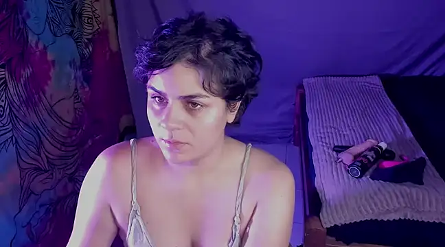 Snapshot of isabelacooperr chatting on January 2025 04:48:01 AM isabelacooperr online show from January 2025 04:48:01 AM