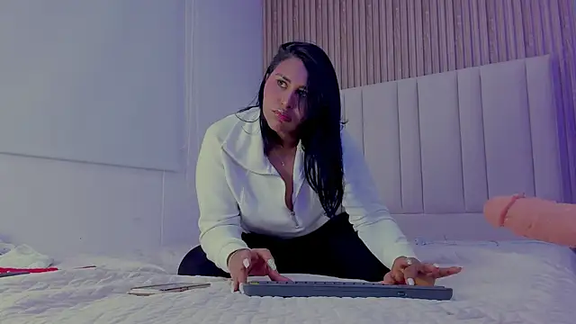 StormyButty18 online show from September 2025 03:28:02 AM