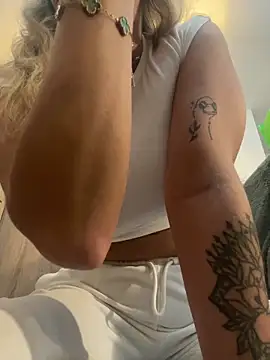 Busty-Bambi online show from March 2025 12:33:02 PM