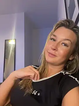 Busty-Bambi online show from March 2025 07:28:02 PM