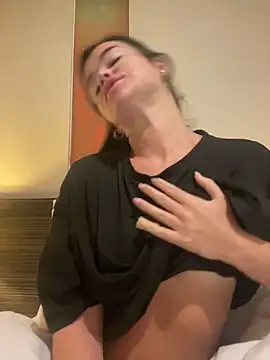 English-Chloe96 online show from November 2025 05:31:02 AM