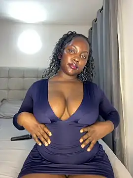 Snapshot of prettiepearl chatting on June 2026 03:25:01 AM prettiepearl online show from June 2026 03:25:01 AM