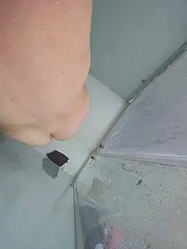 Snapshot of Azerty0911 chatting on November 2025 10:34:02 PM Azerty0911 online show from November 2025 10:34:02 PM