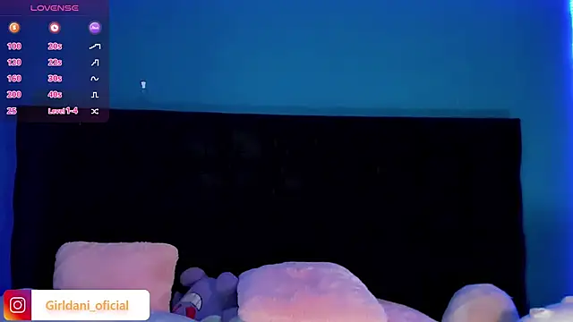 Liittle foxxxy online show from January 2025 01:29:01 PM