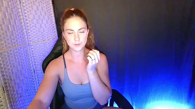 KayleyxEmily online show from September 2025 07:58:02 PM