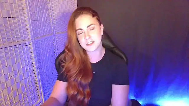 KayleyxEmily online show from February 2026 09:07:01 PM