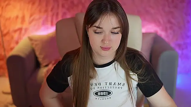 Snapshot of DonnaLustt chatting on June 2026 06:07:01 AM DonnaLustt online show from June 2026 06:07:01 AM