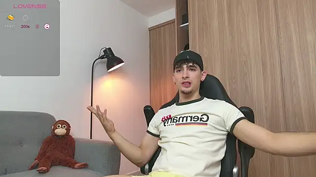 Snapshot of zenn_rush1 chatting on February 2025 01:01:01 PM zenn rush1 online show from February 2025 01:01:01 PM