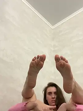 Snapshot of Miilania chatting on December 2024 06:31:02 PM Miilania online show from December 2024 06:31:02 PM