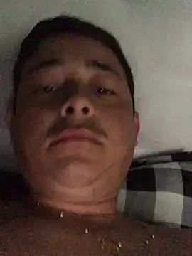 Snapshot of isacalejandroo chatting on February 2025 01:44:01 PM isacalejandroo online show from February 2025 01:44:01 PM