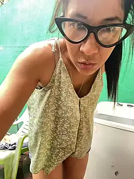 Snapshot of johaminie chatting on December 2024 06:43:02 PM johaminie online show from December 2024 06:43:02 PM