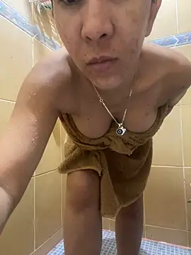 Snapshot of johaminie chatting on January 2025 09:36:02 PM johaminie online show from January 2025 09:36:02 PM