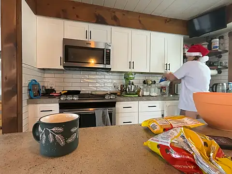 MissSwitch online show from December 2024 04:35:02 PM