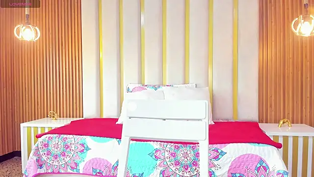 love mommy online show from September 2025 06:44:01 PM