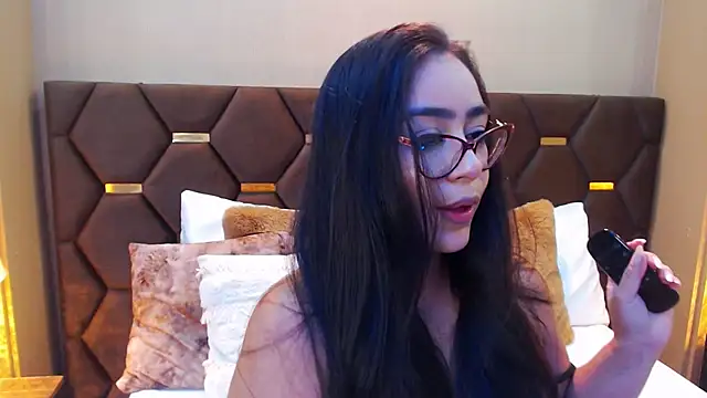 Snapshot of DevonPiers chatting on December 2024 06:16:01 PM DevonPiers online show from December 2024 06:16:01 PM