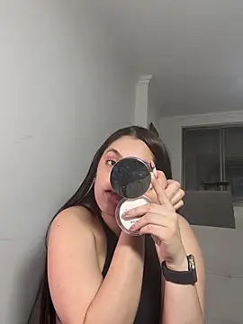 kimberlyhills1 online show from December 2024 11:01:02 PM