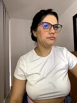 kimberlyhills1 online show from November 2025 07:34:02 PM