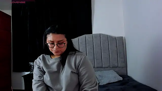 lorymoon online show from December 2024 07:18:02 PM