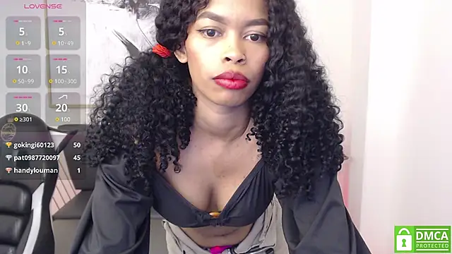 Snapshot of Shenna_brunette_ chatting on February 2025 04:10:02 PM Shenna brunette online show from February 2025 04:10:02 PM