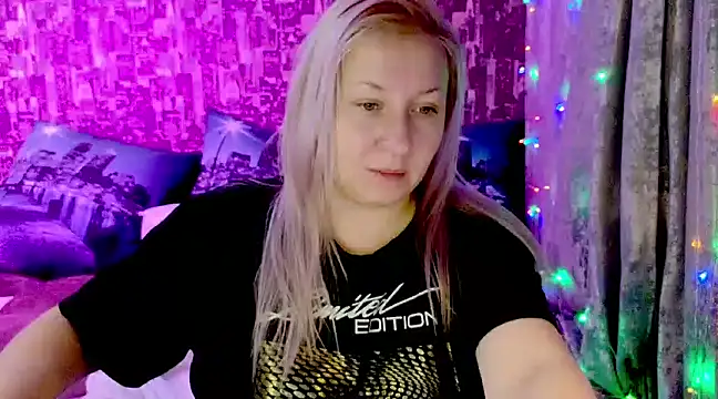 Snapshot of sarakatherin chatting on December 2024 03:29:02 AM sarakatherin online show from December 2024 03:29:02 AM