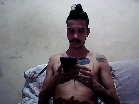 gatobranco001 online show from March 2025 10:09:02 PM