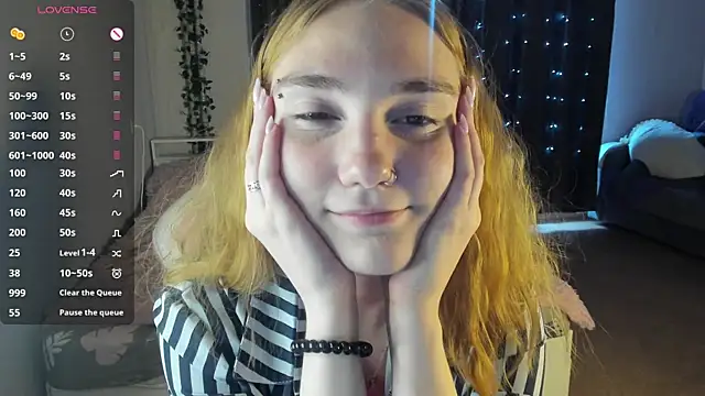 Snapshot of ReddHotPipper chatting on January 2025 05:00:02 AM ReddHotPipper online show from January 2025 05:00:02 AM