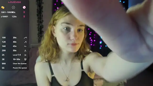 Snapshot of ReddHotPipper chatting on February 2025 01:04:02 AM ReddHotPipper online show from February 2025 01:04:02 AM