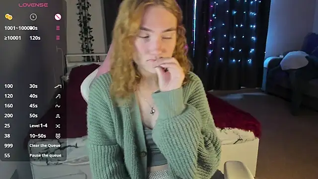 Snapshot of ReddHotPipper chatting on March 2025 01:03:02 AM ReddHotPipper online show from March 2025 01:03:02 AM