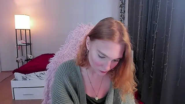 Snapshot of ReddHotPipper chatting on October 2025 02:43:02 AM ReddHotPipper online show from October 2025 02:43:02 AM