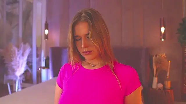 Smiley Mia online show from February 2026 05:05:01 AM