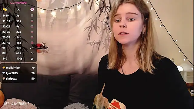 Snapshot of Moona_xx chatting on December 2024 05:42:01 AM Moona xx online show from December 2024 05:42:01 AM