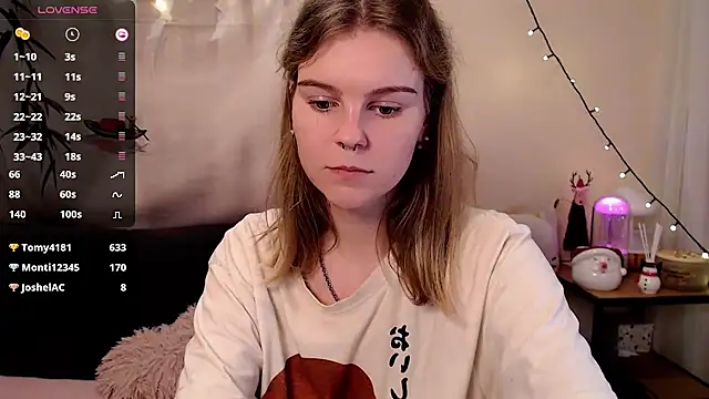 Snapshot of Moona_xx chatting on December 2024 01:08:01 AM Moona xx online show from December 2024 01:08:01 AM