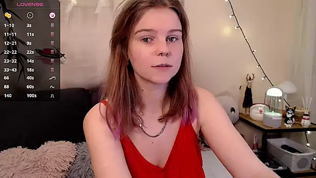 Snapshot of Moona_xx chatting on January 2025 10:04:02 PM Moona xx online show from January 2025 10:04:02 PM