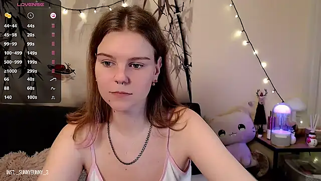 Snapshot of Moona_xx chatting on January 2025 10:44:01 PM Moona xx online show from January 2025 10:44:01 PM