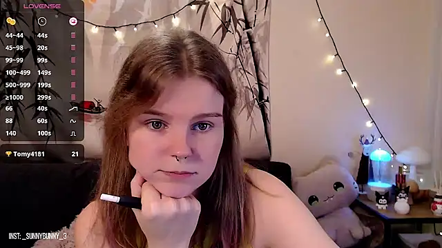 Snapshot of Moona_xx chatting on January 2025 10:02:01 PM Moona xx online show from January 2025 10:02:01 PM