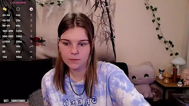 Snapshot of Moona_xx chatting on March 2025 10:45:02 PM Moona xx online show from March 2025 10:45:02 PM