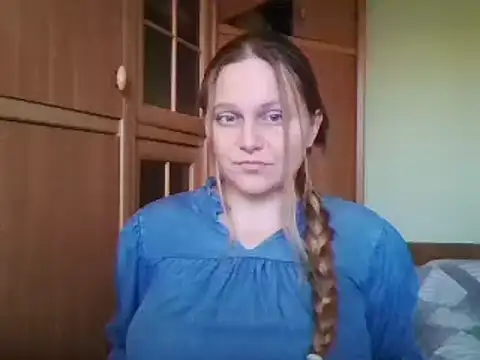 Snapshot of Evasapples chatting on December 2024 01:01:02 PM Evasapples online show from December 2024 01:01:02 PM