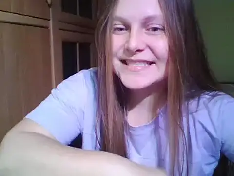 Snapshot of Evasapples chatting on December 2024 02:50:01 PM Evasapples online show from December 2024 02:50:01 PM