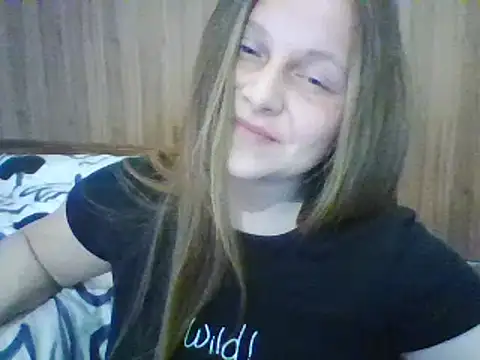 Snapshot of Evasapples chatting on February 2025 05:28:01 PM Evasapples online show from February 2025 05:28:01 PM