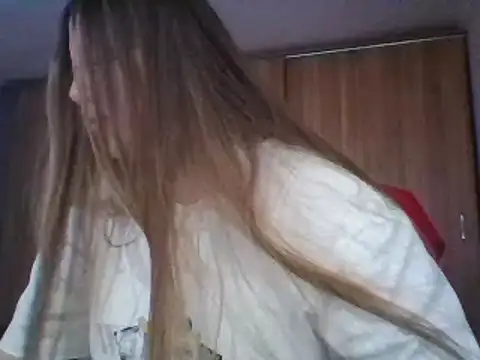 Snapshot of Evasapples chatting on March 2025 06:42:01 PM Evasapples online show from March 2025 06:42:01 PM