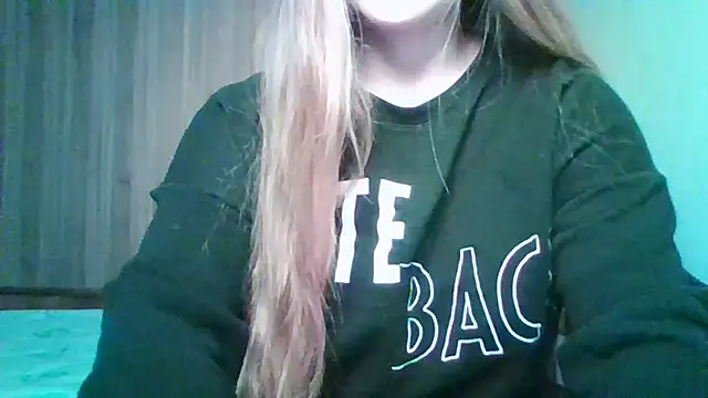 Snapshot of Evasapples chatting on November 2025 06:13:01 PM Evasapples online show from November 2025 06:13:01 PM