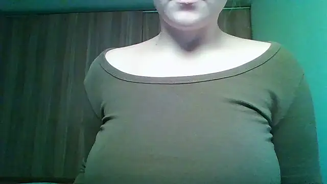 Snapshot of Evasapples chatting on November 2025 05:13:02 PM Evasapples online show from November 2025 05:13:02 PM