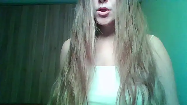 Snapshot of Evasapples chatting on November 2025 12:11:02 AM Evasapples online show from November 2025 12:11:02 AM