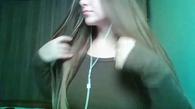 Snapshot of Evasapples chatting on November 2025 09:39:01 PM Evasapples online show from November 2025 09:39:01 PM